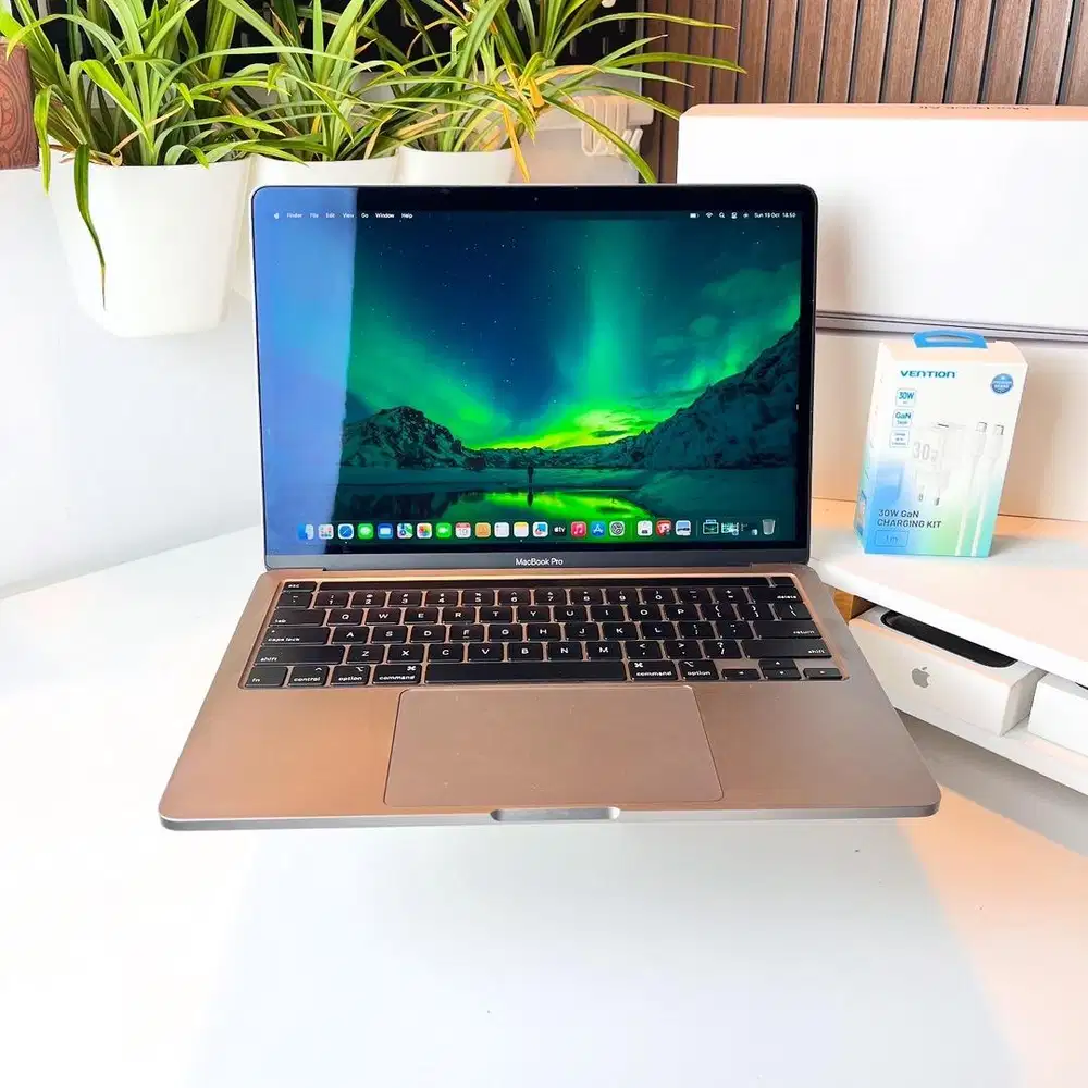 MacBook Pro 2020 Touchbar 13inch 8gb 256gb Core i5 Mulus