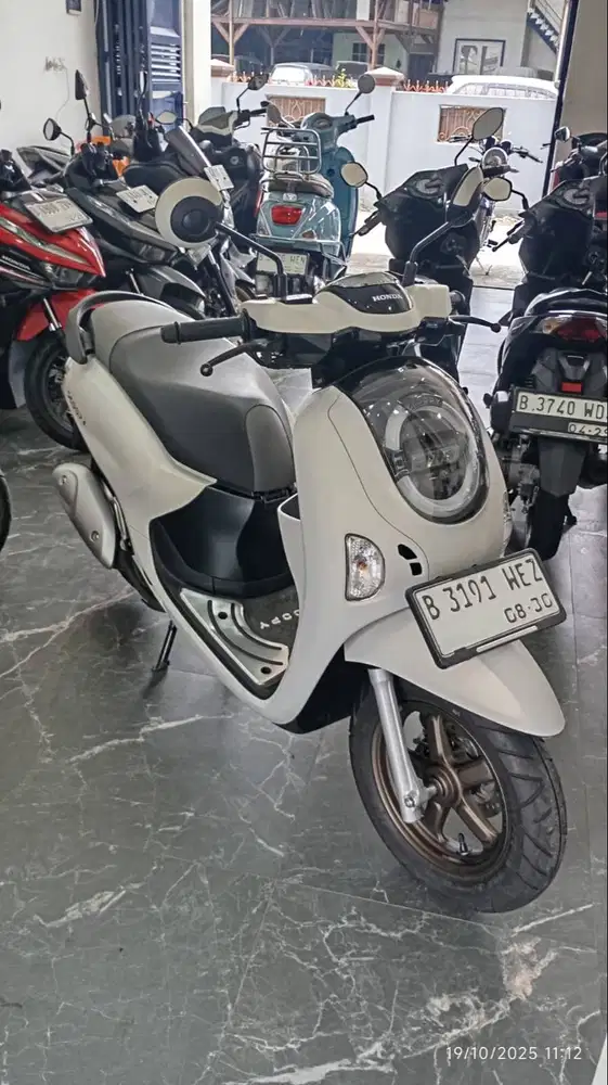 SCOOPY Prestige 2025 Low Km - Maulana Motor