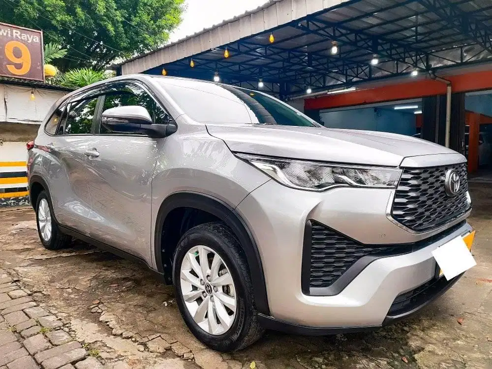 LOW Km (30 rb an)Toyota Zenix V Kijang Innova 2022 AT ISTIMEWA