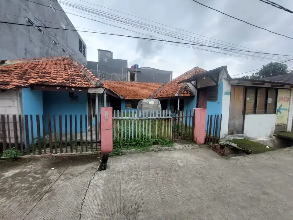 Dijual Cepat Rumah Kontrakan 9 Pintu Hitung Tanah Lokasi Strategis Di Cawang (Jalan 2 mobil)