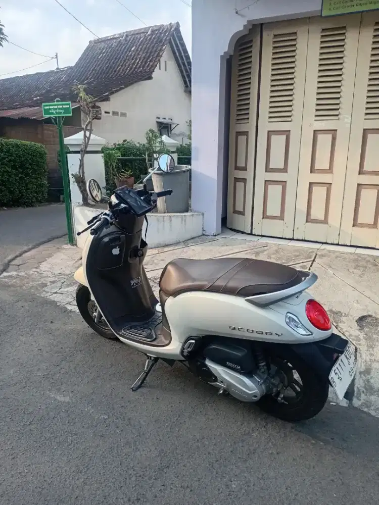 Dijual motor scoopy putih 2023