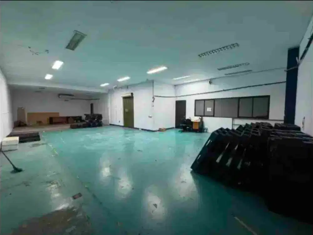 GUDANG SIAP PAKAI UK 18 X 18M² DI JELAMBAR