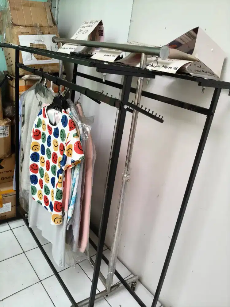 gantungan baju baru