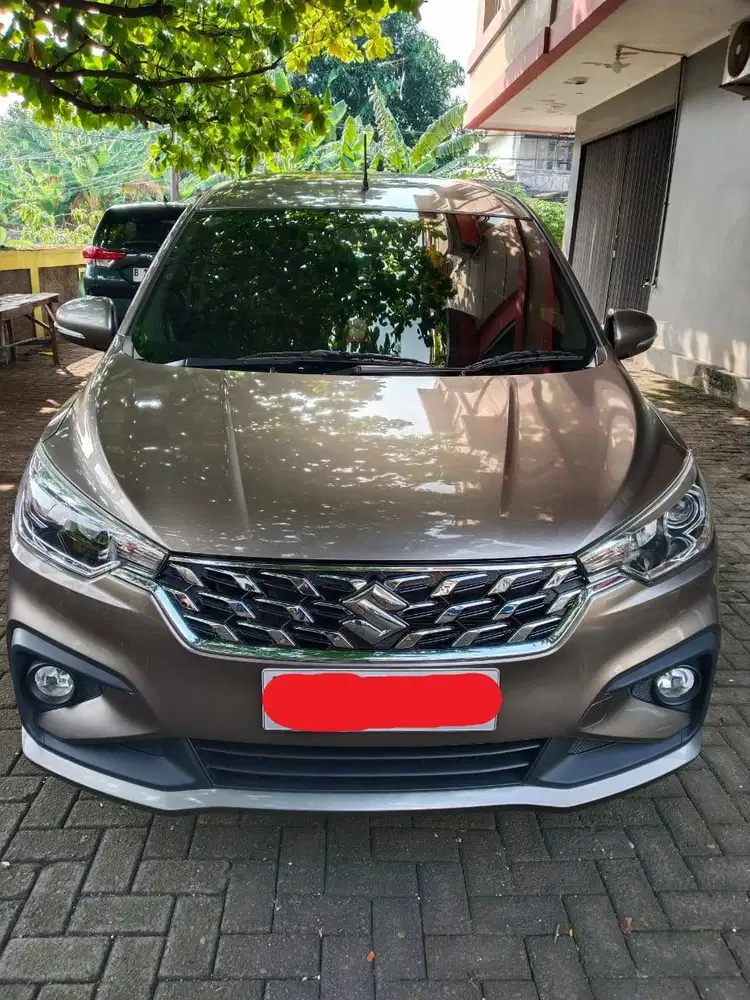 Suzuki Ertiga GX Hybrid Tahun 2023 Abu-abu Metalik
