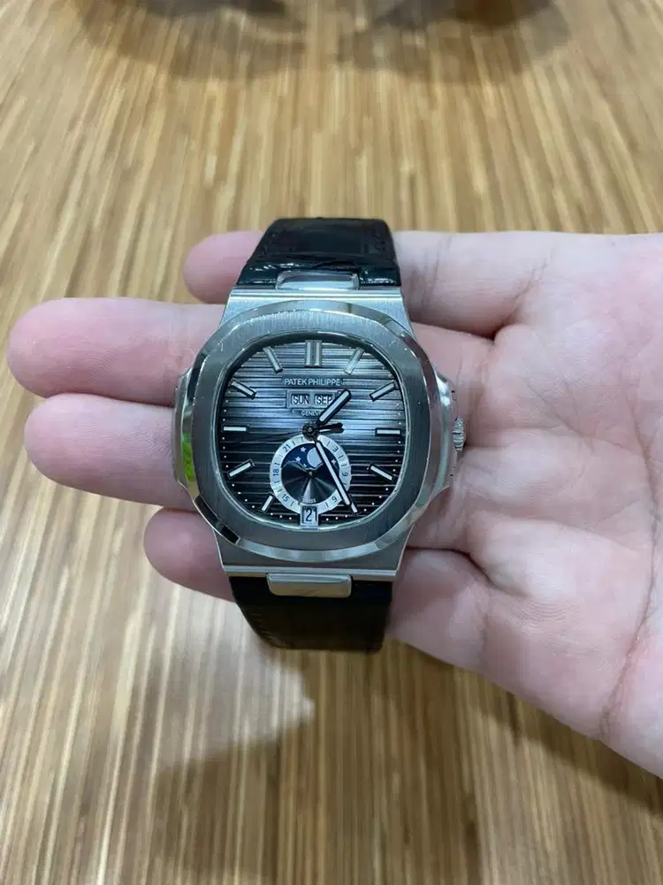Jam tangan Patek Philippe