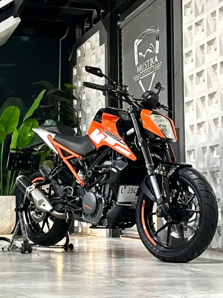 Naked Oyen‼️KTM Duke 250 2017. Odo 26rb. Plat L. DANNY Mustika Motor