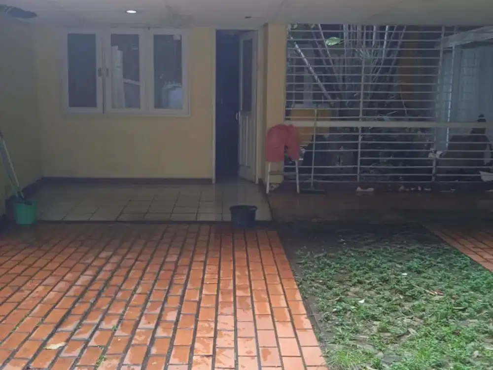 Rumah Luas dan Asri Tebet Jakarta Selatan