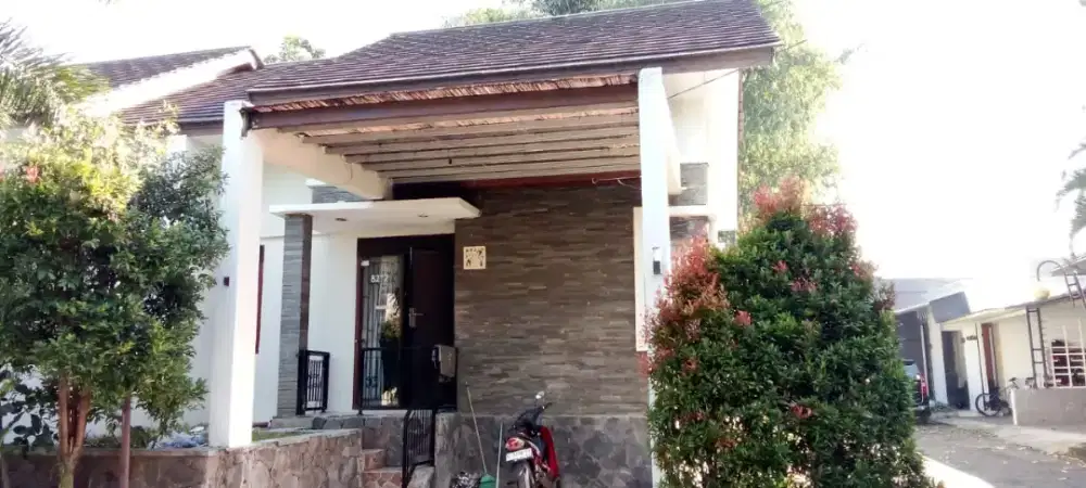 Rumah Komplek Strategis di Pasteur