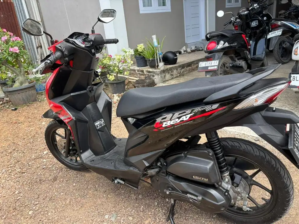 Jual beat 2021 warna merah hitam