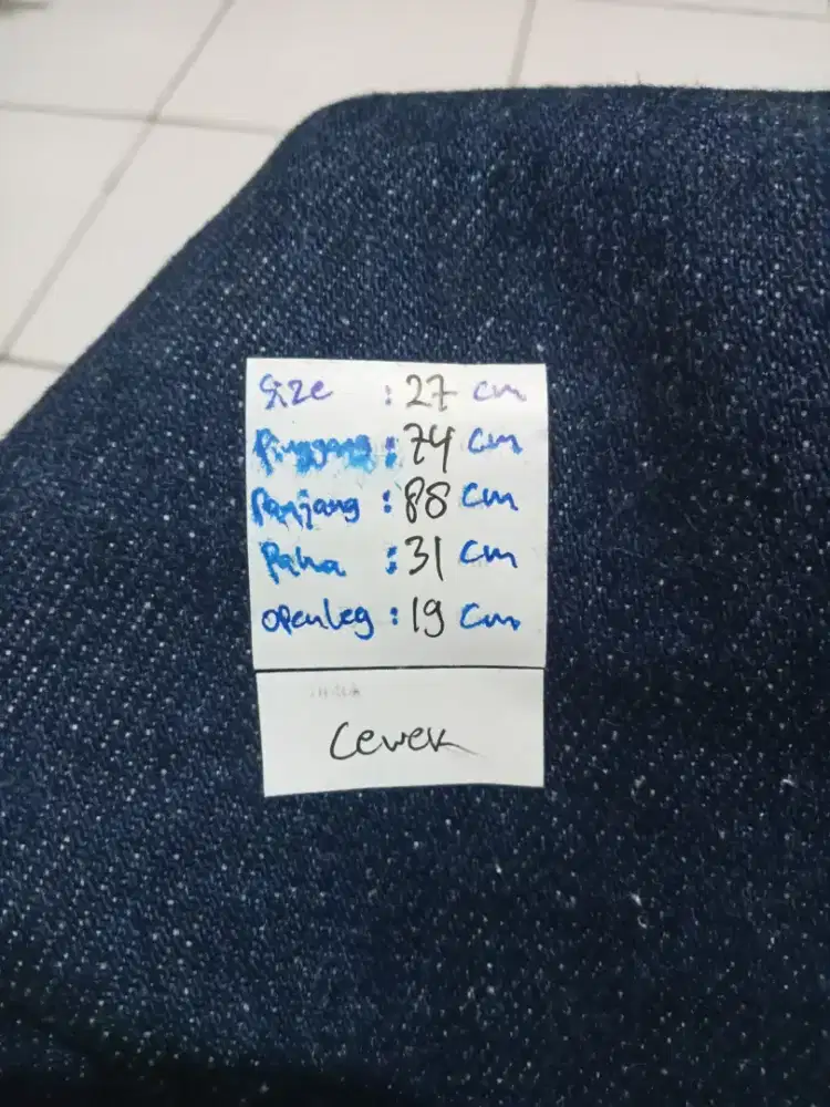 Jeans - Wanita - Size 27