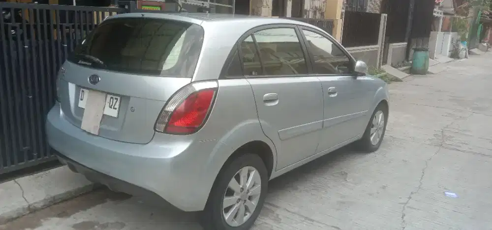 KIA Rio Pride Hatcback