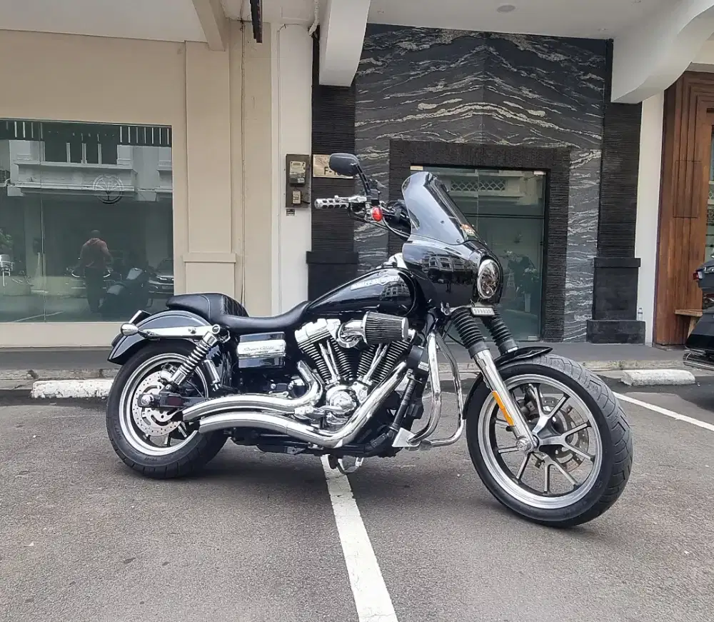 Harley Davidson Dyna tahun 2012