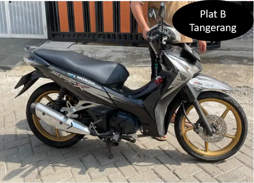 Dijual Supra x 125 fi Helm in
