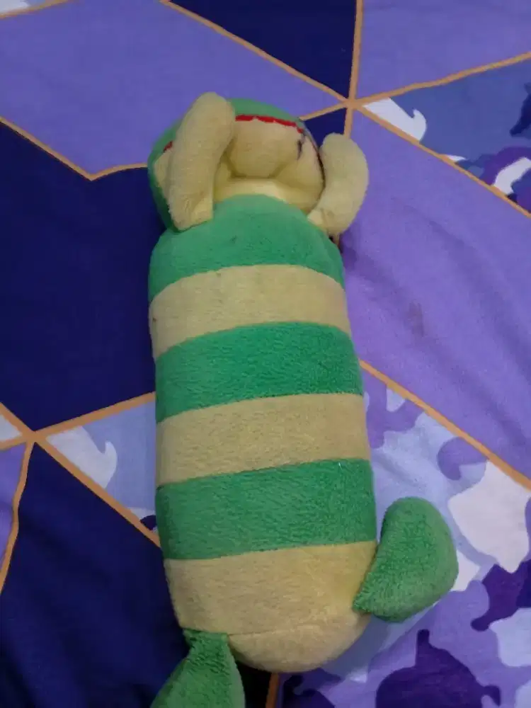 Boneka Ulat Hijau Kuning