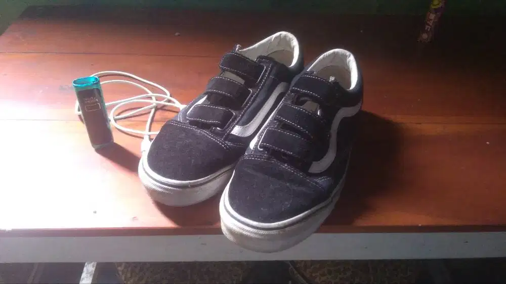 Sepatu second vans