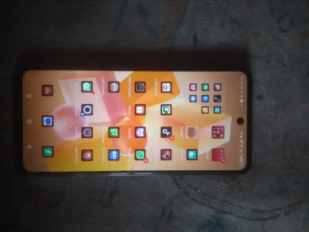 Infinix hot 40i RAM 8+8/356gb minis tc aj retak sikit lainya normal jy