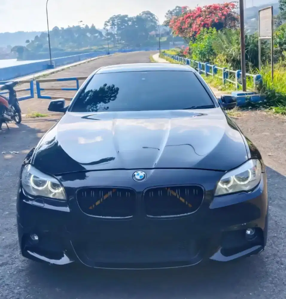 MURAH CASH. BMW 528i F10 Sunroof TV 2012 Luxury 2011 m sport 520i