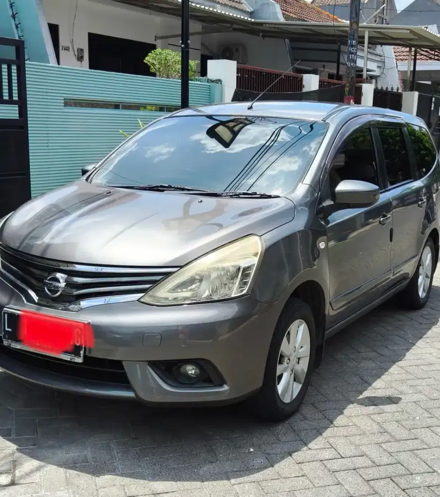 Dijual Grand Livina th 2013 layak pakai kondisi bagus tgn pertama