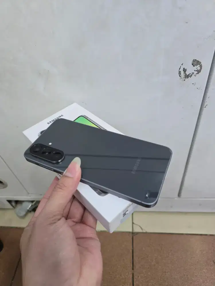 Samsung a56 like new