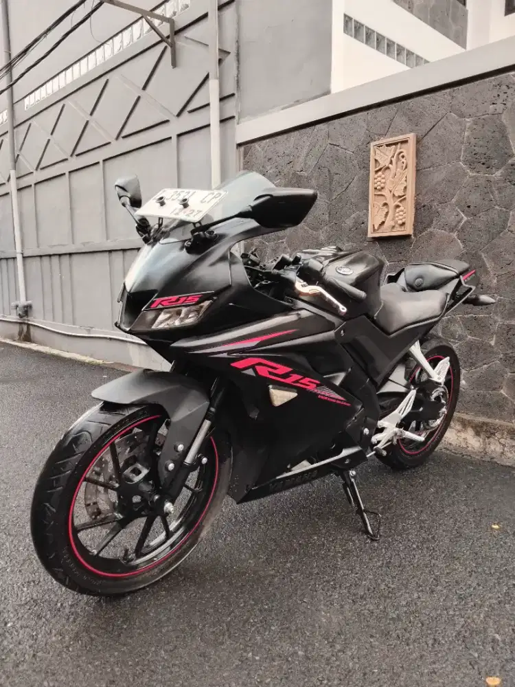 Yamaha R15 V3 2017 km 25rb Cash & kredit