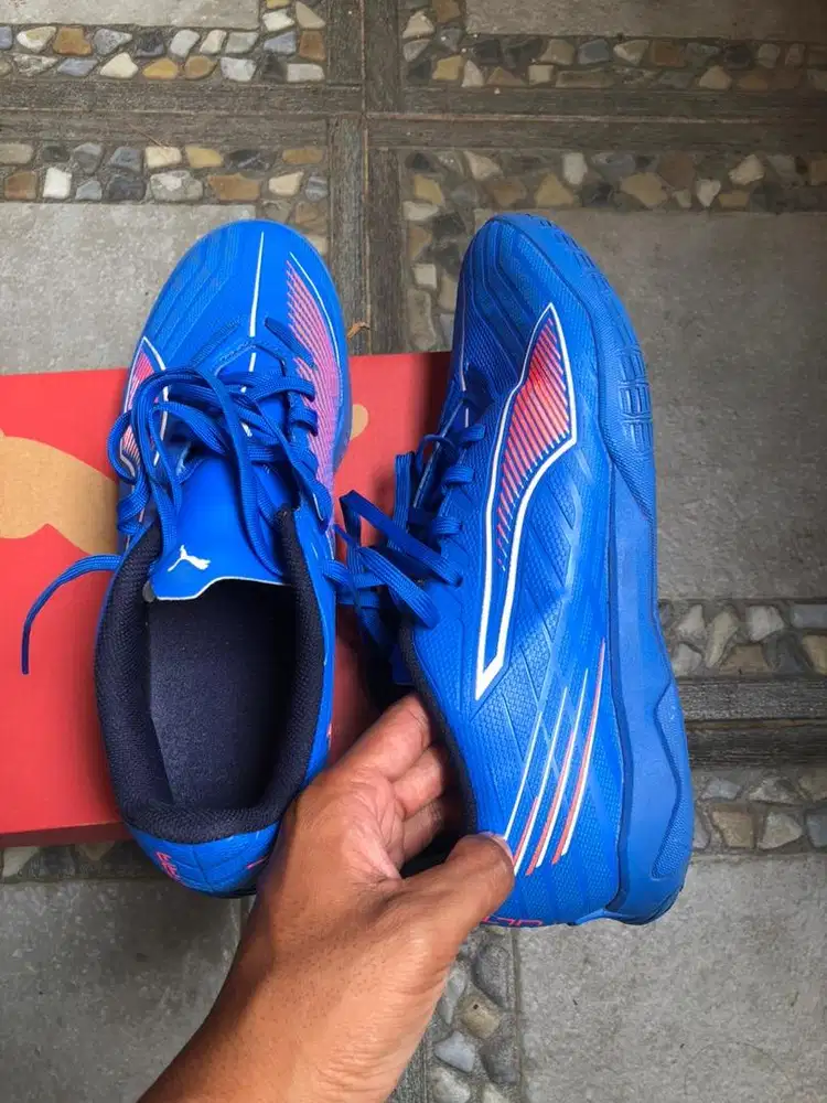 Sepatu futsal Puma Ultra Play 6 size 41
