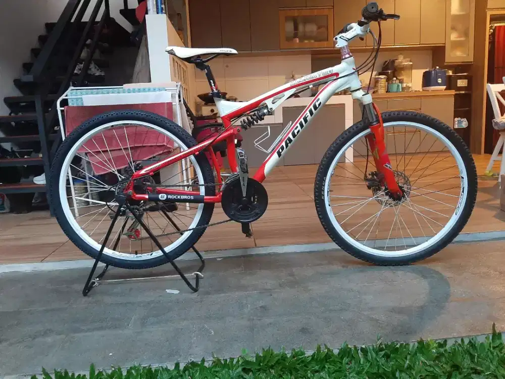 Sepeda Santai MTB Gunung Pacific 26