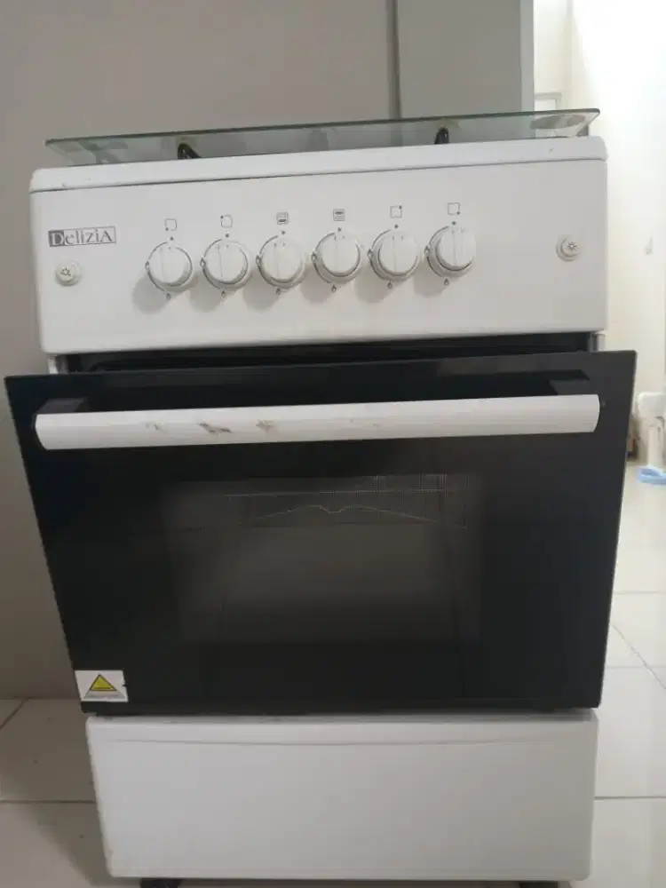 Oven + kompor 4 tungku Delizia