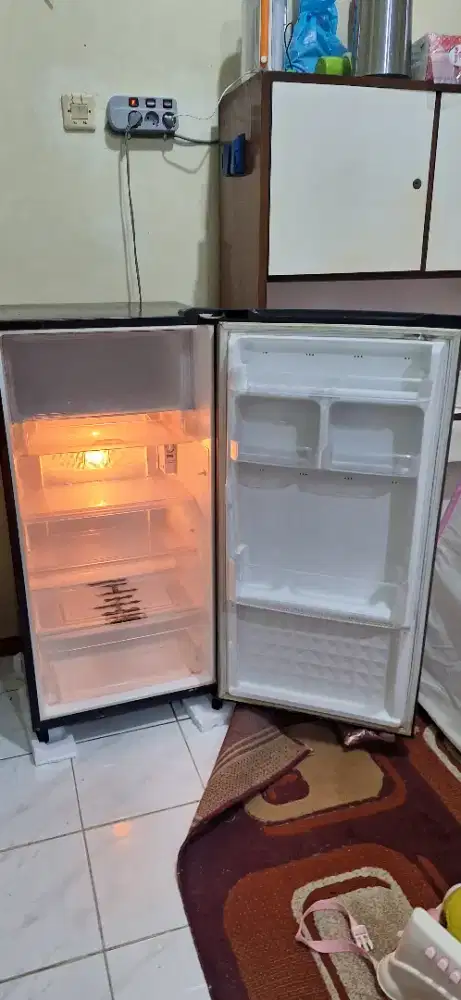 kulkas lemari es satu pintu merk panasonic tipe A 172 S