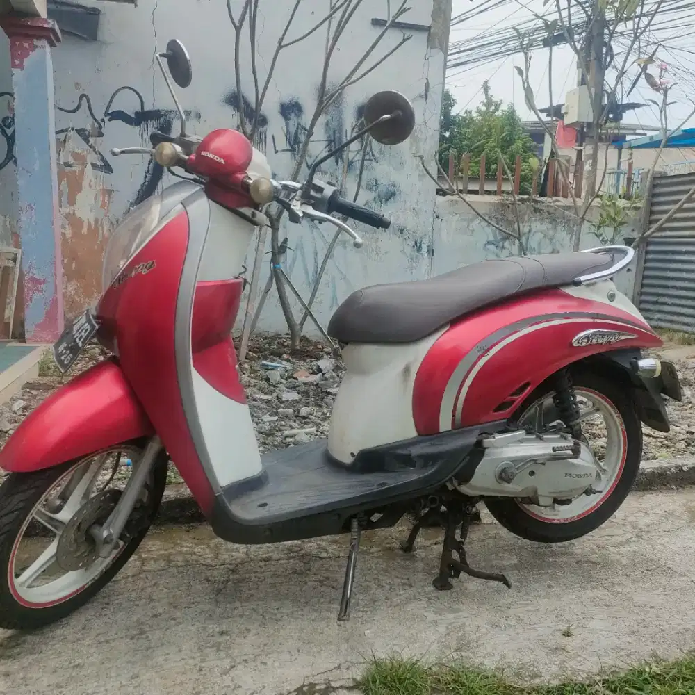JUAL MOTOR HONDA SCOOPY 2011