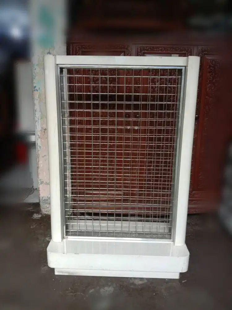 Rak Display Pajangan Besi