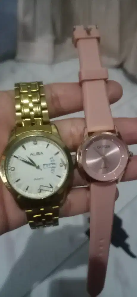 D jual murah 2 jam tangan lg butuh uang