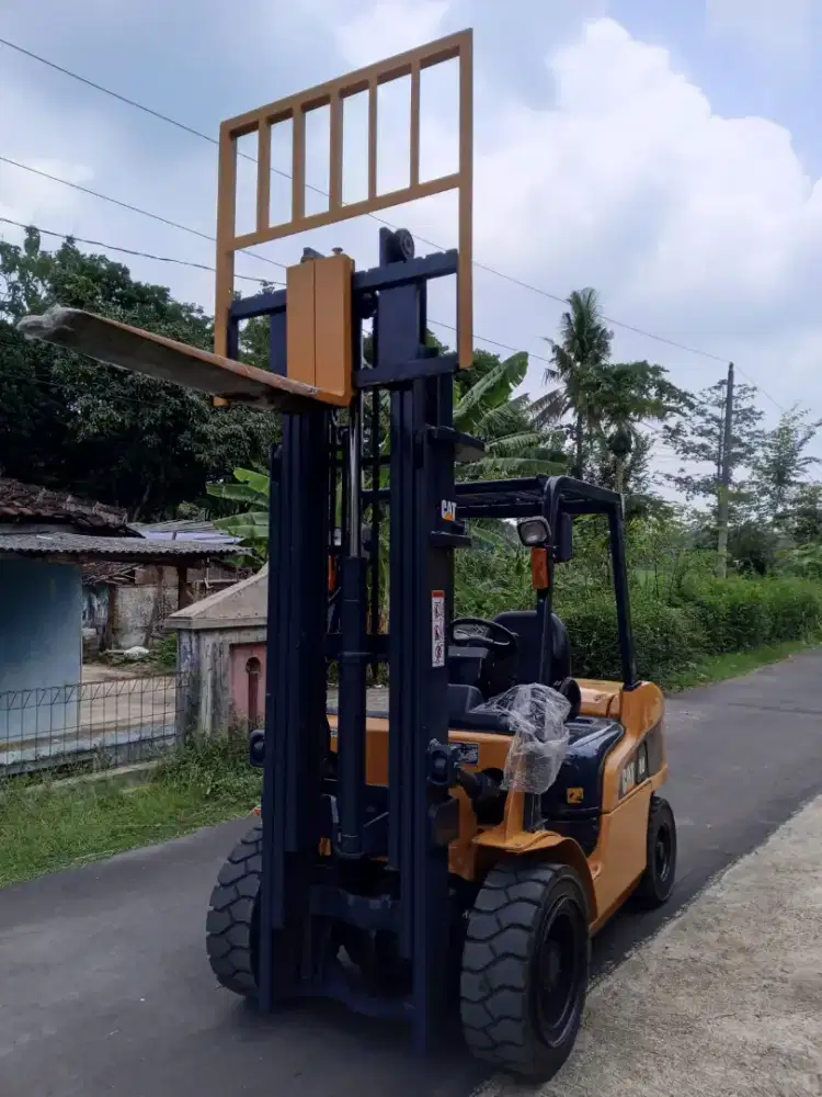 Forklift Threelift Mast 4,7 meter 3 Ton Caterpillar