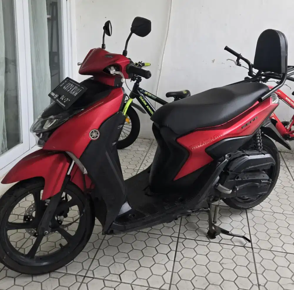 Yamaha Mio Gear S 125 Warna Merah Doff tahun 2022