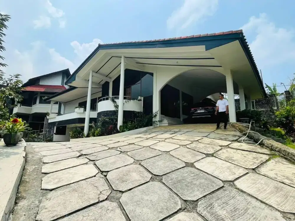 VILA/VILLA MURAH DI TRAWAS GARDEN  -Komplek Favorit, Banyak Villa Mewah