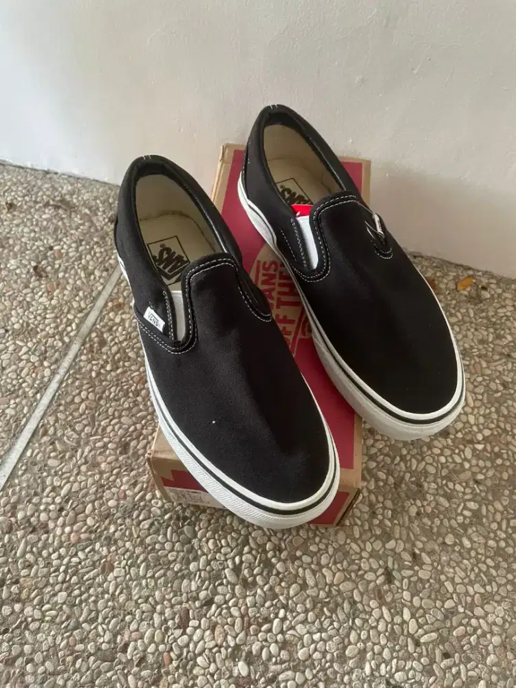 VANS SLIP ON B&W