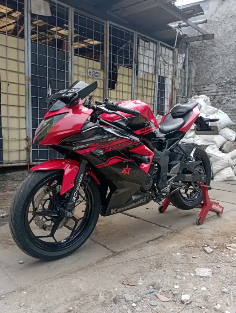 Ninja 250R Mono Th 2017 ORI Km Low istimewa