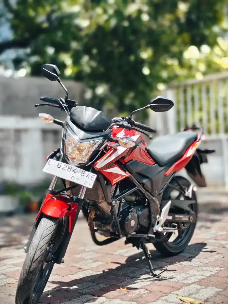 Honda CB150R (2014, Like New)