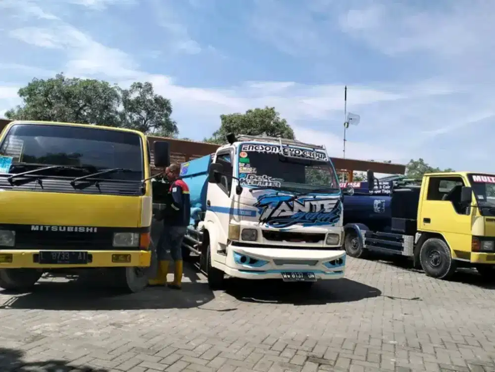 Sedot WC tesumbat