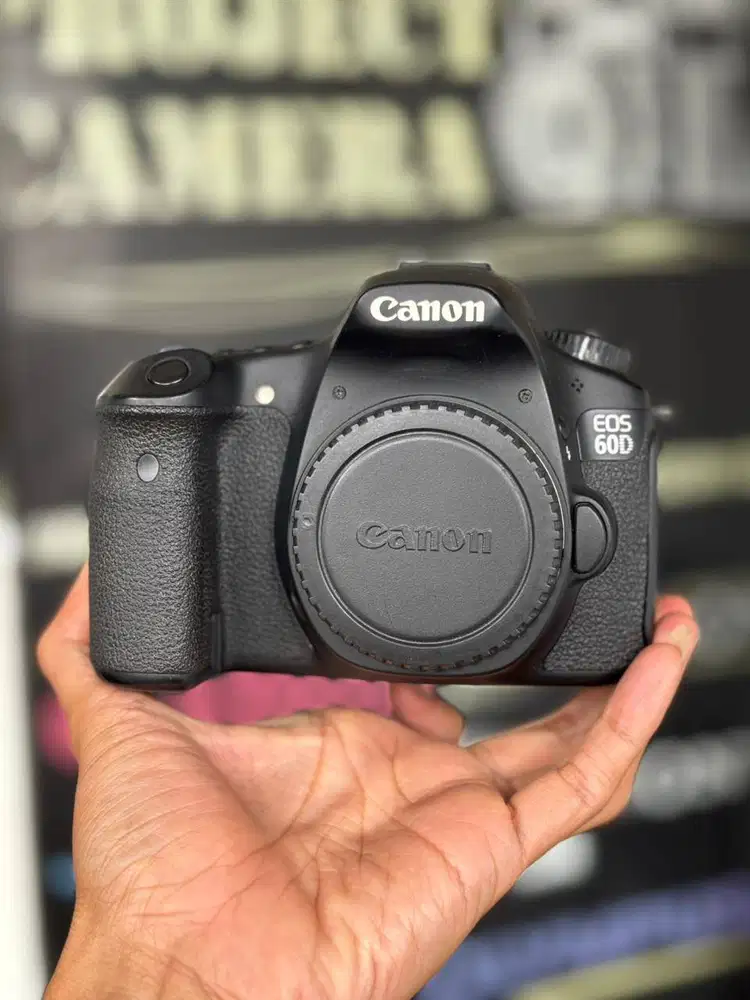 Canon EOS 60D Body Only Box Bonus Tas dan Memory