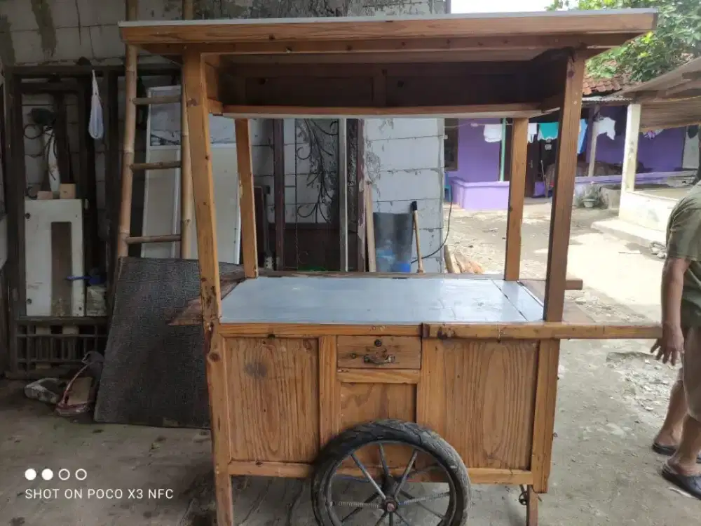 Gerobak jualan usaha