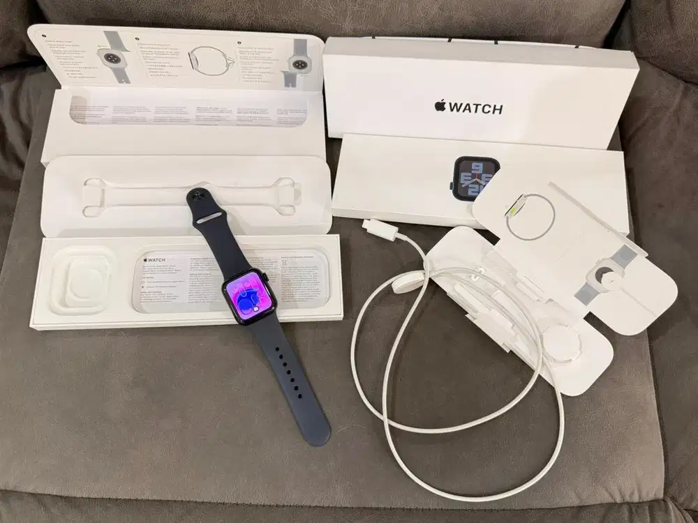 Jam Apple Watch SE ( Gen 2 ) 40mm  IBOX Garansi Masih ON