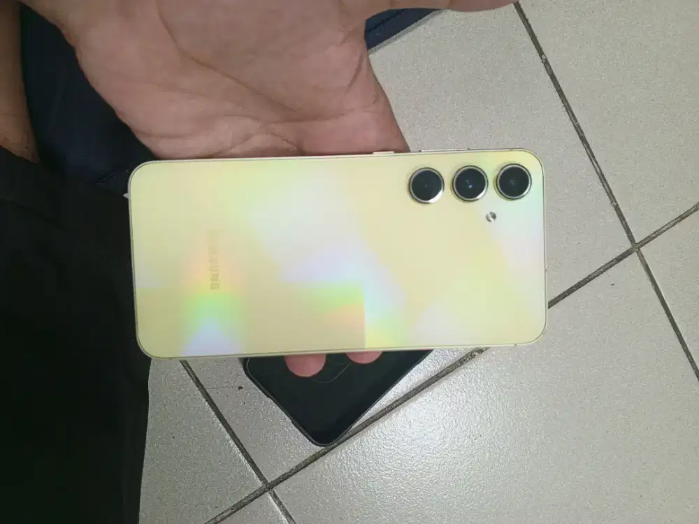 Jual atau tt hp lain samsung A55 5g SEIN