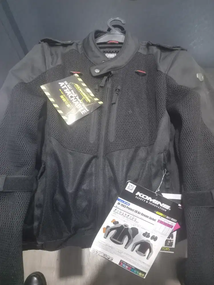 Jaket motor merk Komine