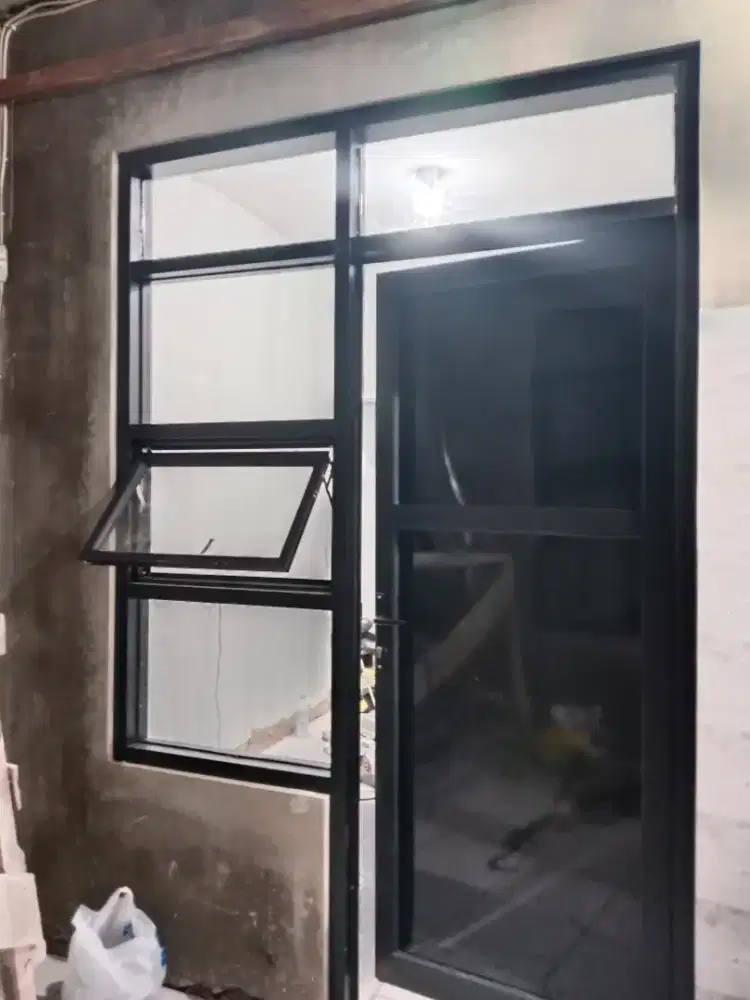 Kusen aluminium partisi aluminium pintu aluminium kaca