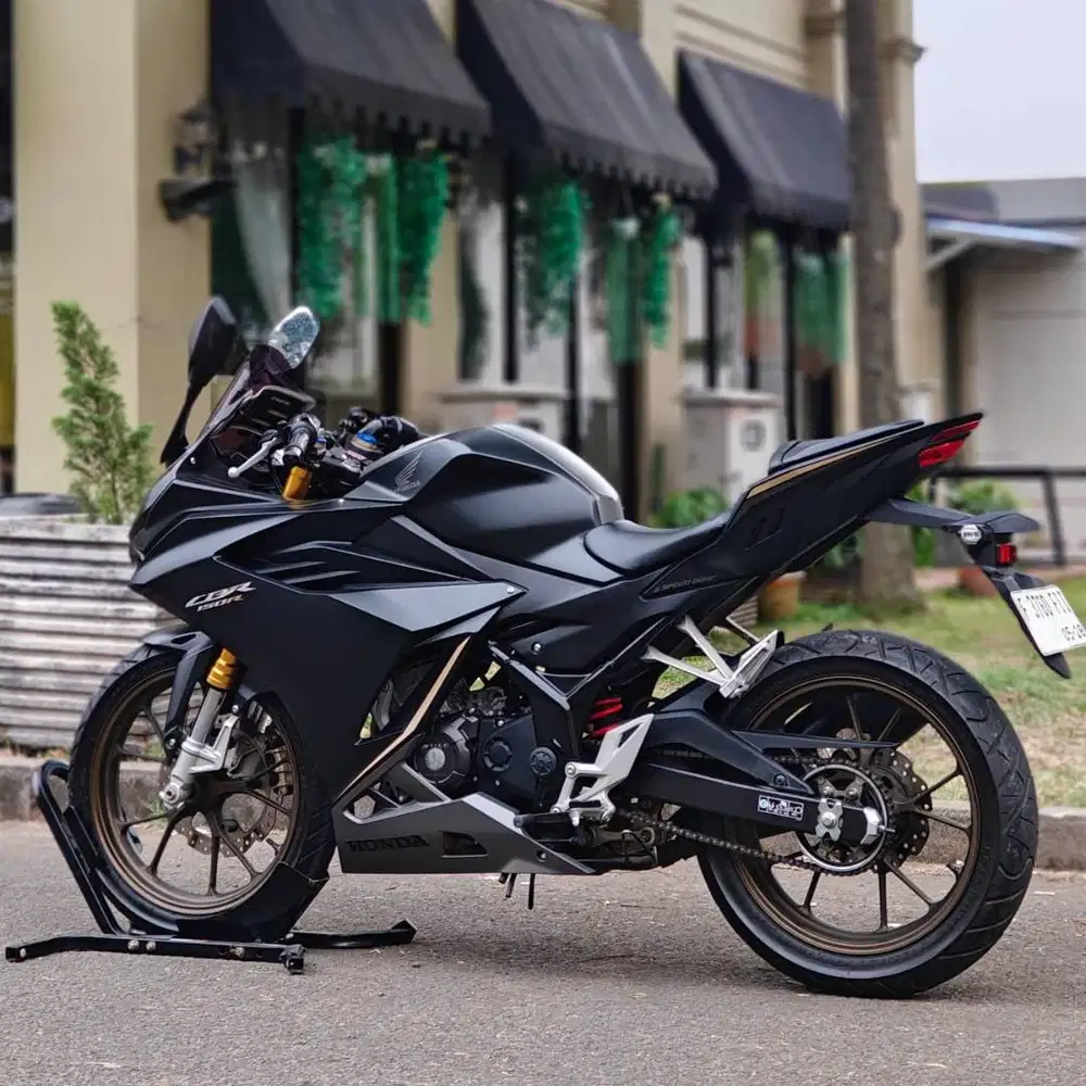 HONDA NEW CBR150R BLACK 2023 KM 7K PAJAK PANJANG SUPER GRES