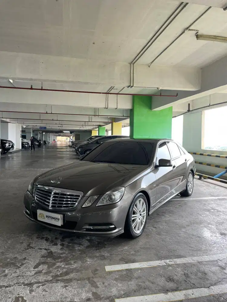 Mercedes Benz E300 Elegance 2011