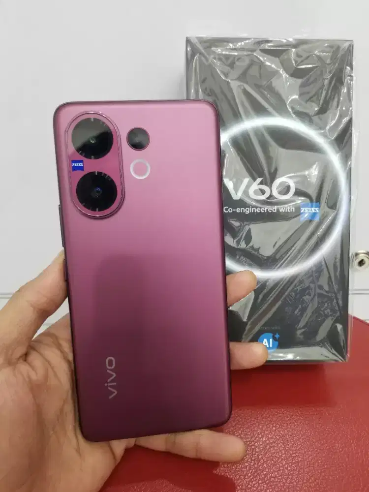Vivo V60 5G 8/256 GB Garansi September 2026