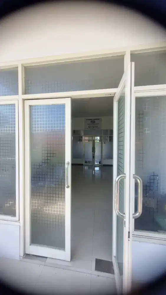 Dijual bangunan 2 tingkat lantai granit