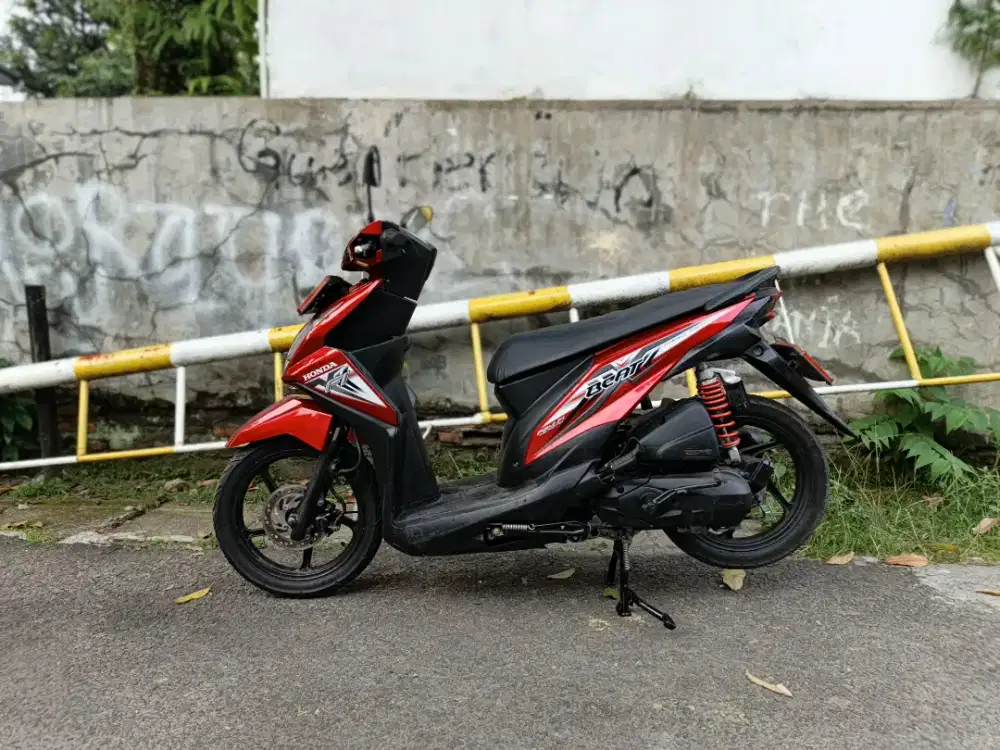 Honda beat FI tahun 2015 Kondisi Bagus