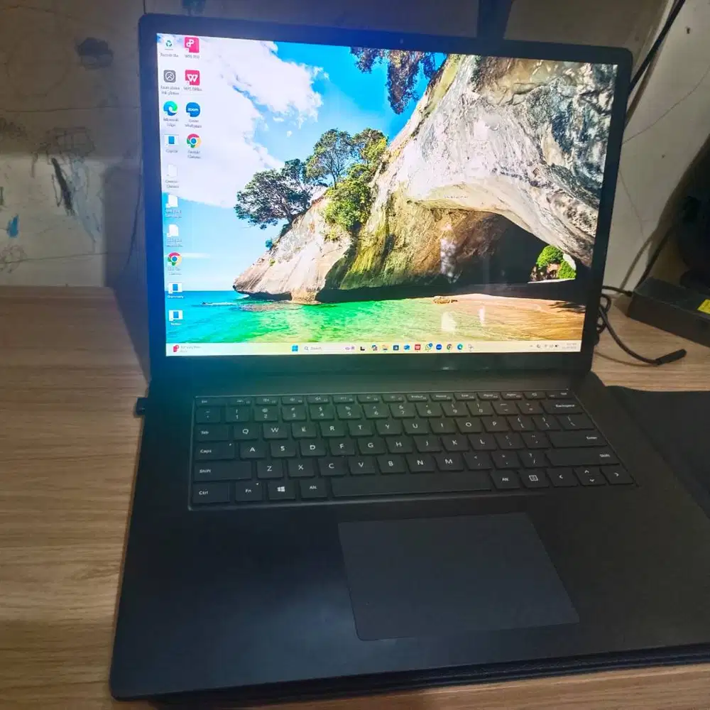 DIJUAL ! Laptop Microsoft Surface 3 RAM 8GB i5 Gen 10